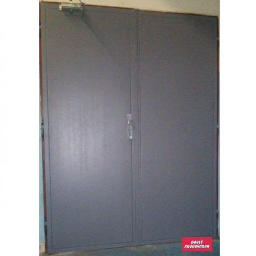 Plechové dveře dvoukřídlé nezateplené výška 197 cm RAL 7040 okenní šedá
